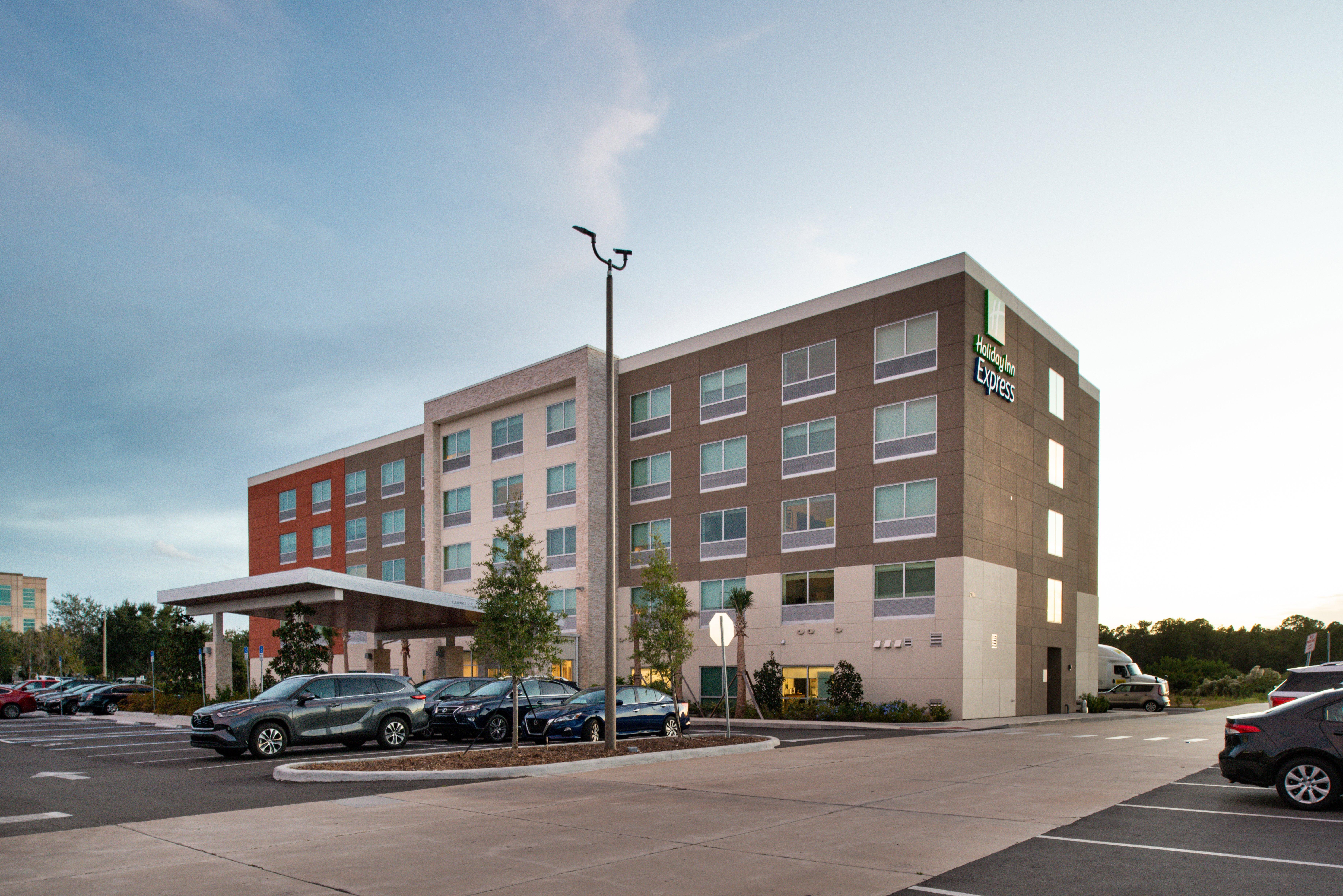 Holiday Inn Express Orlando - South Park By Ihg Williamsburg Exterior photo